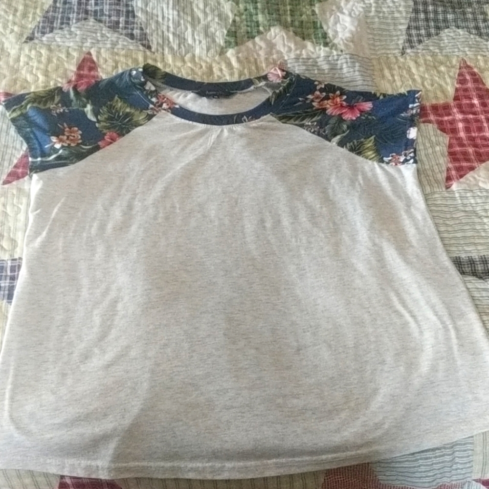 Amaryllis t-shirt